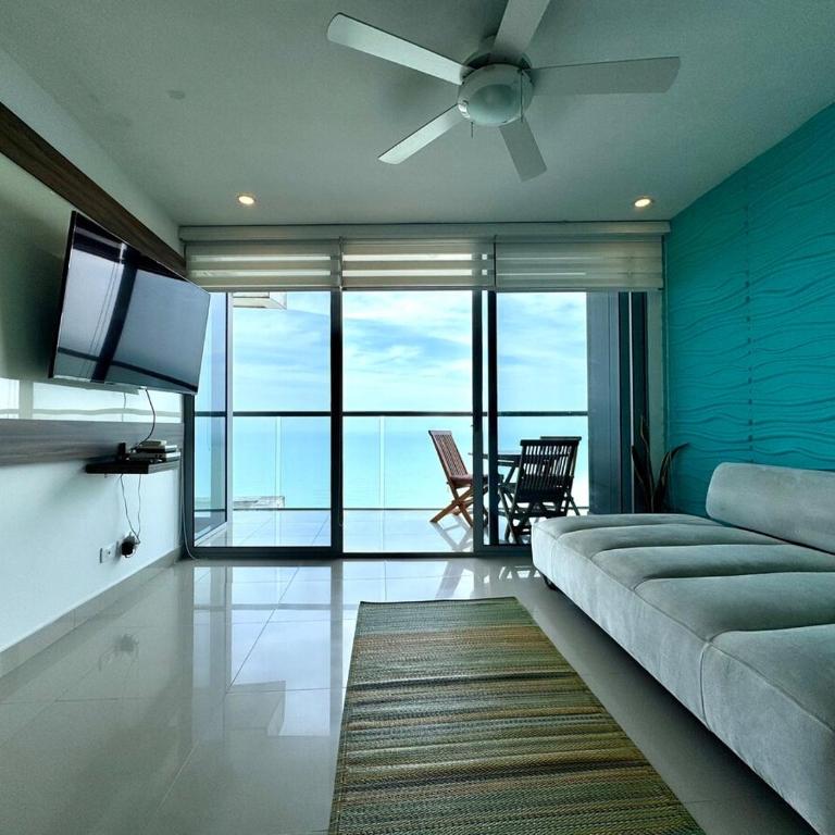 impecable apartamento excelente ubicación - Three-Bedroom Apartment - 23