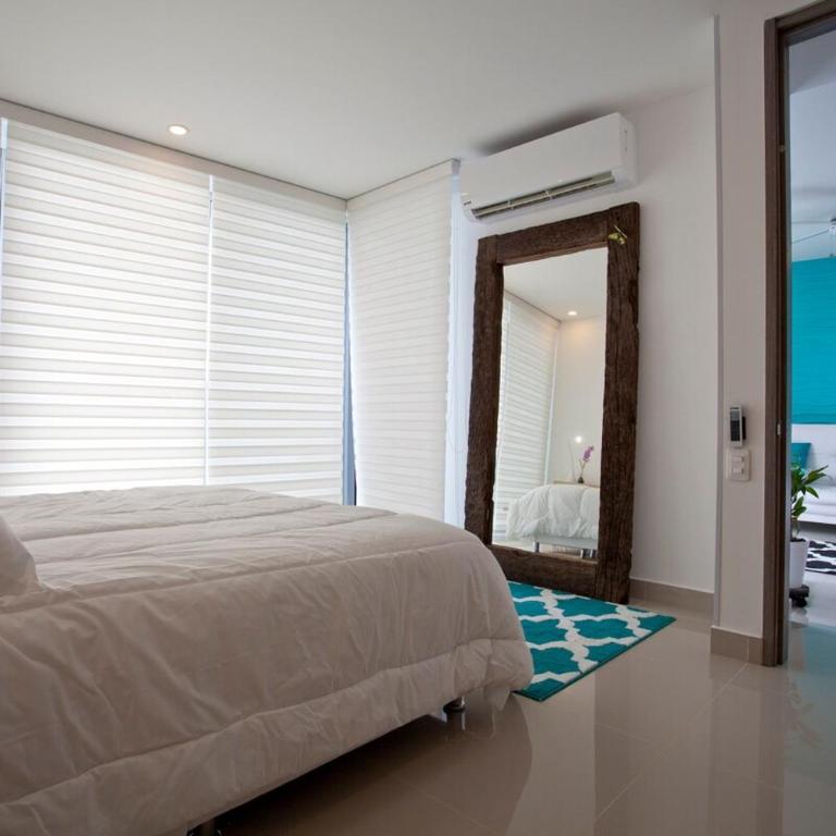 impecable apartamento excelente ubicación - Three-Bedroom Apartment - 24