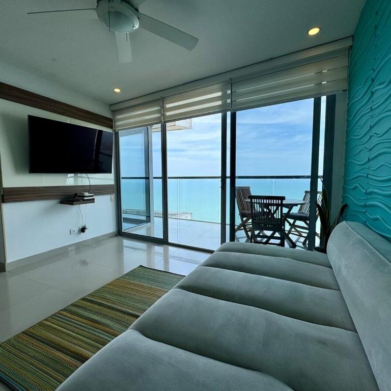 impecable apartamento excelente ubicación - Three-Bedroom Apartment - 29