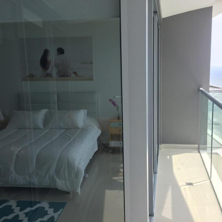 impecable apartamento excelente ubicación - Three-Bedroom Apartment - 30