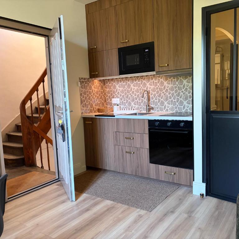 Cozy and well located - One-Bedroom Apartment - 10