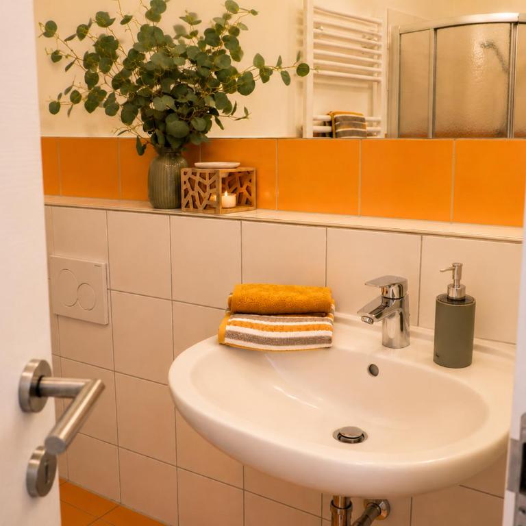 Goldener Herbst in Meran - "Studio Anna" - ideal für Paare - private Terrasse - Meran Zentrum - Bahnhof 4 Min - Privatparkplatz - Altstadt & Restaurants zu Fuß - Südtirol Guest Pass inklusive - One-Bedroom Apartment - 19