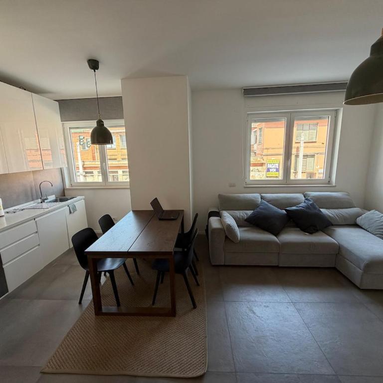 Capruzzi Apt - in the center opposite the station - Two-Bedroom Apartment with Balcony and Terrace - 31