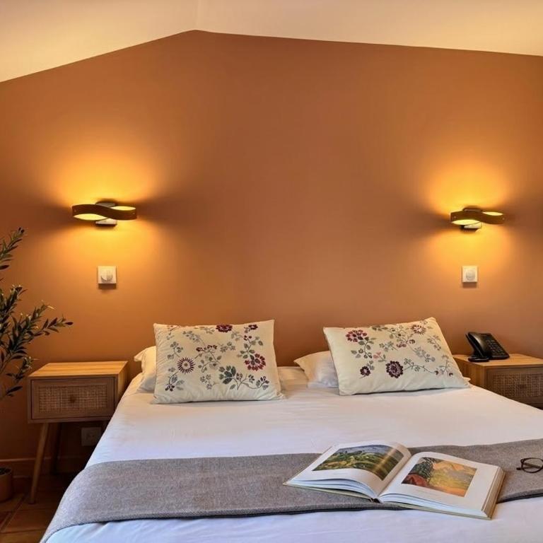 Logis Hotel le Mas De Cure Bourse - Chambre Double Supérieure - 1