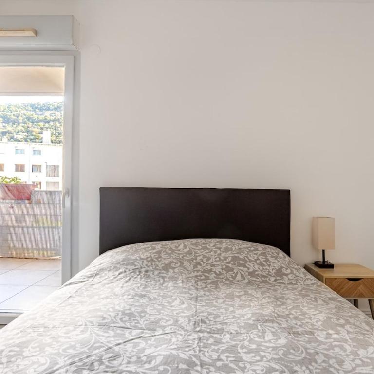 Apparemment F3 avec terrasse Clim & tram - Appartement 2 Chambres - 18