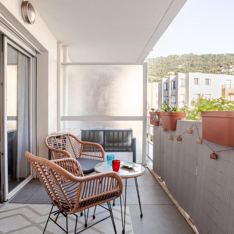 Apparemment F3 avec terrasse Clim & tram - Appartement 2 Chambres - 12