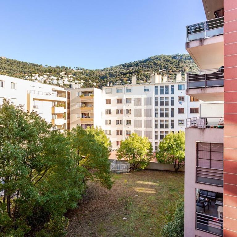 Apparemment F3 avec terrasse Clim & tram - Appartement 2 Chambres - 10