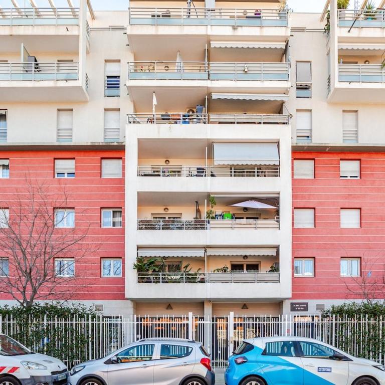 Apparemment F3 avec terrasse Clim & tram - Appartement 2 Chambres - 4