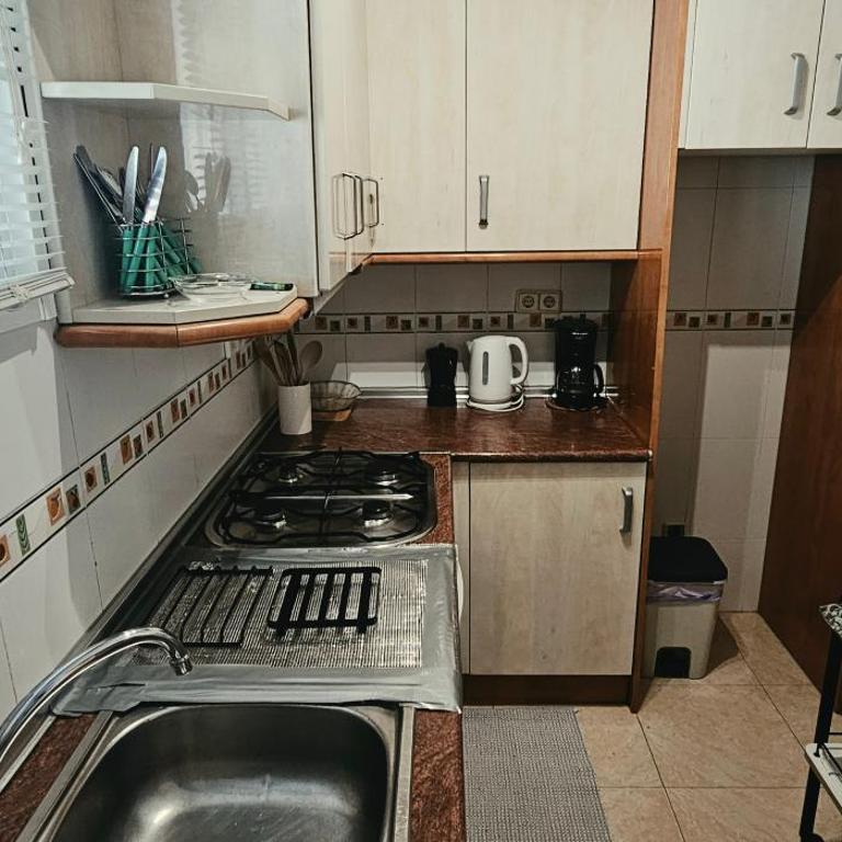 APT ALHAMBRA CON AIRE ACOND, 3 hab, ZONA PLAYA de LEVANTE-PISCINA-WIFI, parking suplem - Apartment - 32