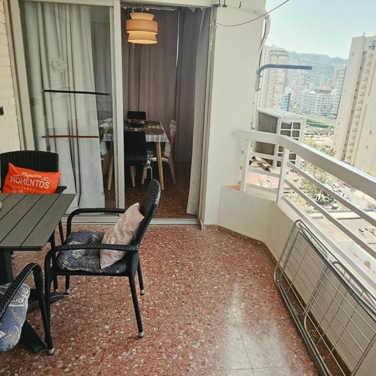 APT ALHAMBRA CON AIRE ACOND, 3 hab, ZONA PLAYA de LEVANTE-PISCINA-WIFI, parking suplem - Apartment - 24