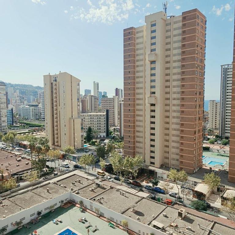 APT ALHAMBRA CON AIRE ACOND, 3 hab, ZONA PLAYA de LEVANTE-PISCINA-WIFI, parking suplem - Apartment - 30