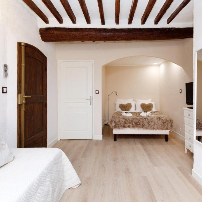 Panisse YourHostHelper - One-Bedroom Apartment - 5