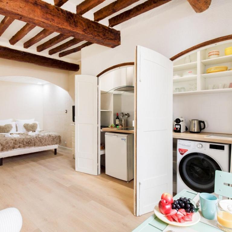Panisse YourHostHelper - One-Bedroom Apartment - 12