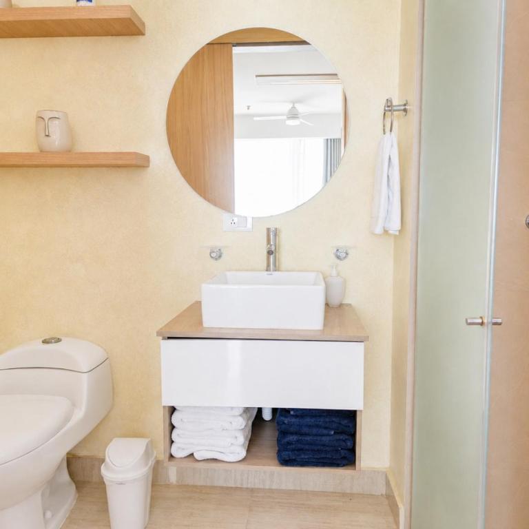 Apartasuite en Crespo con Vista al Mar - Cerca al Aeropuerto - Apartment - 28