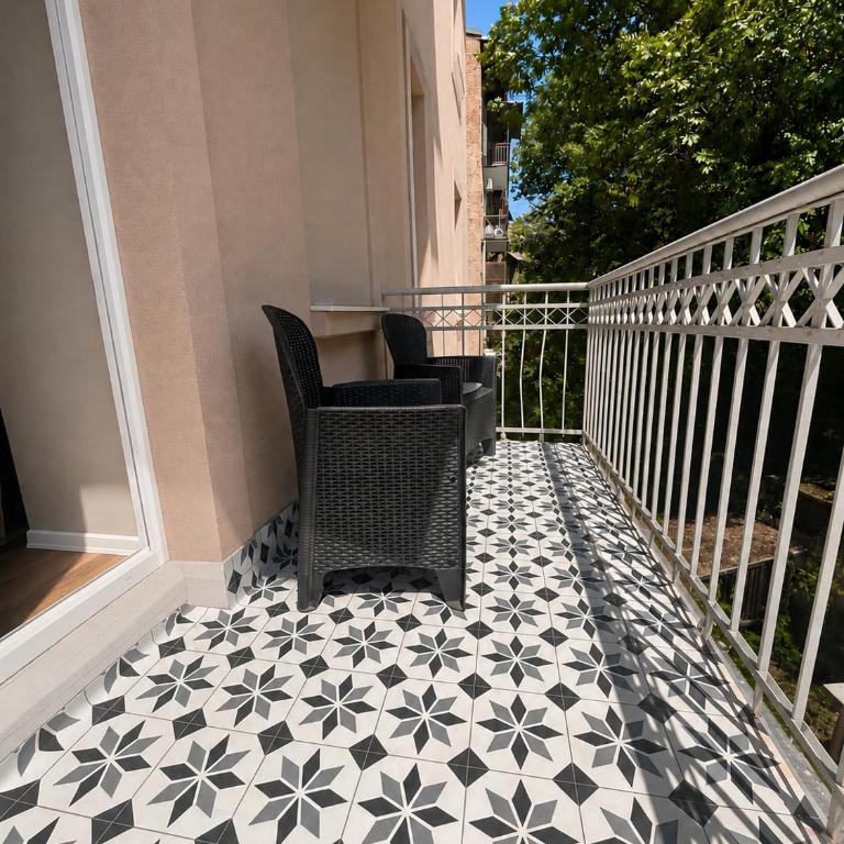 Nice 5 Apartments - Studio with Balcony - 16