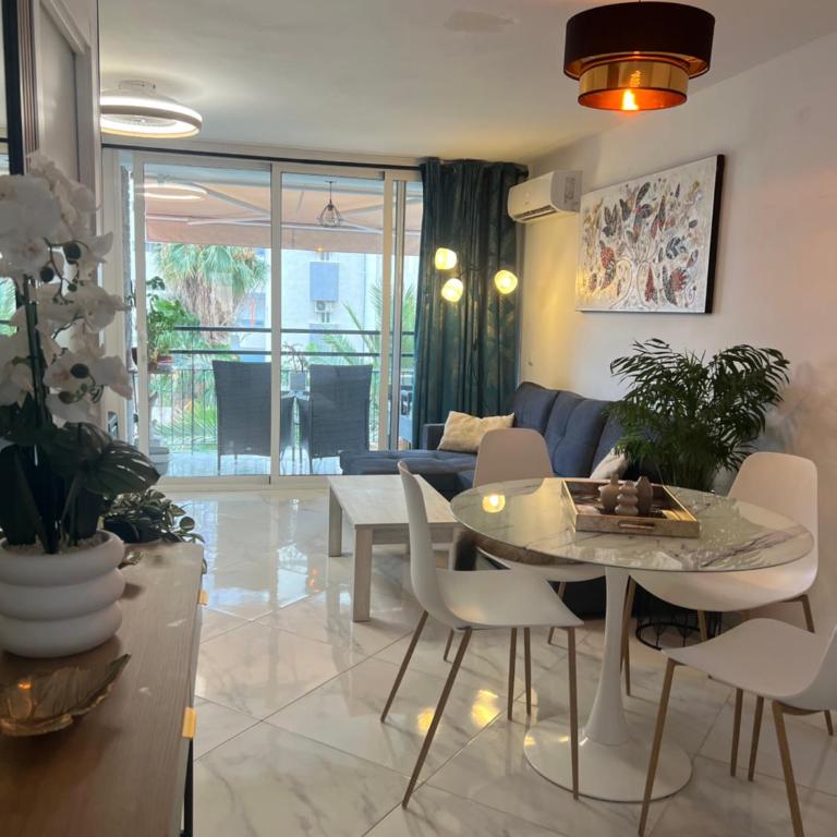 BENILOVE2 -appartement traversant et lumineux à LEVANTE Parking gratuit - One-Bedroom Apartment with Terrace - 9