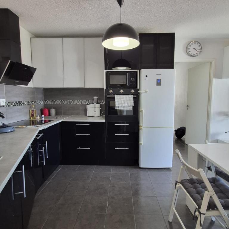 Appartement entier à Marseille de 65 m2 - Apartment mit 2 Schlafzimmern - 3