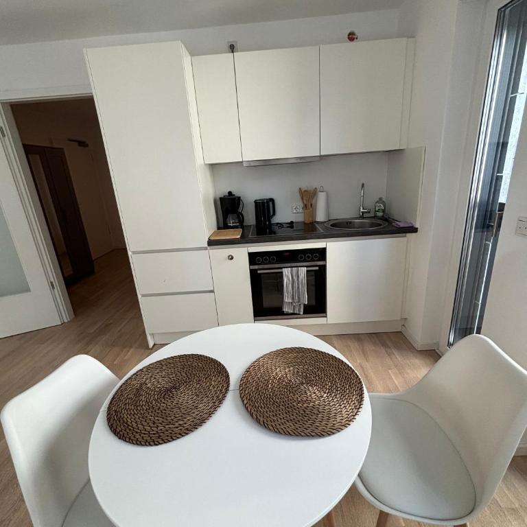 Munich Central Apartment - 3Min to Oktoberfest - Appartamento con 1 Camera da Letto - 2