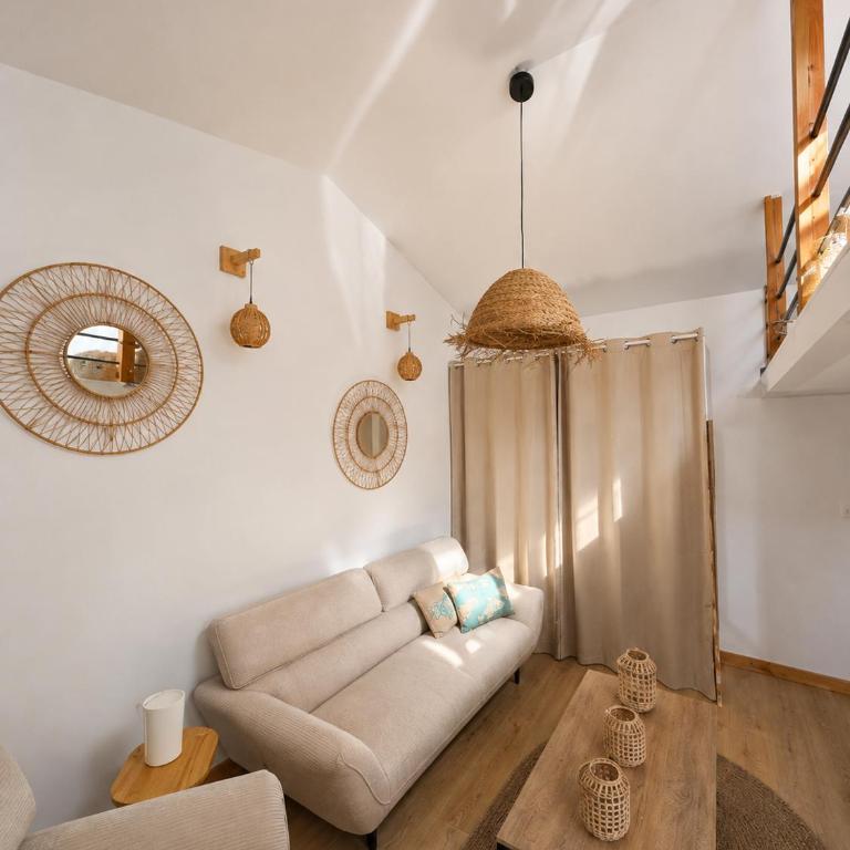 Plage à pied, face à la gare, LES SABLES D'OLONNE, maison type loft - Vacation Home - 6
