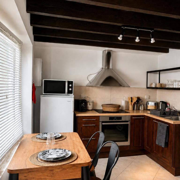 Plage à pied, face à la gare, LES SABLES D'OLONNE, maison type loft - Vacation Home - 13