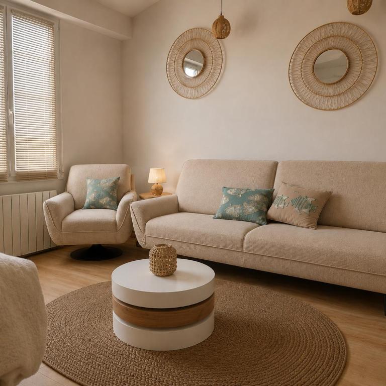 Plage à pied, face à la gare, LES SABLES D'OLONNE, maison type loft - Vacation Home - 5