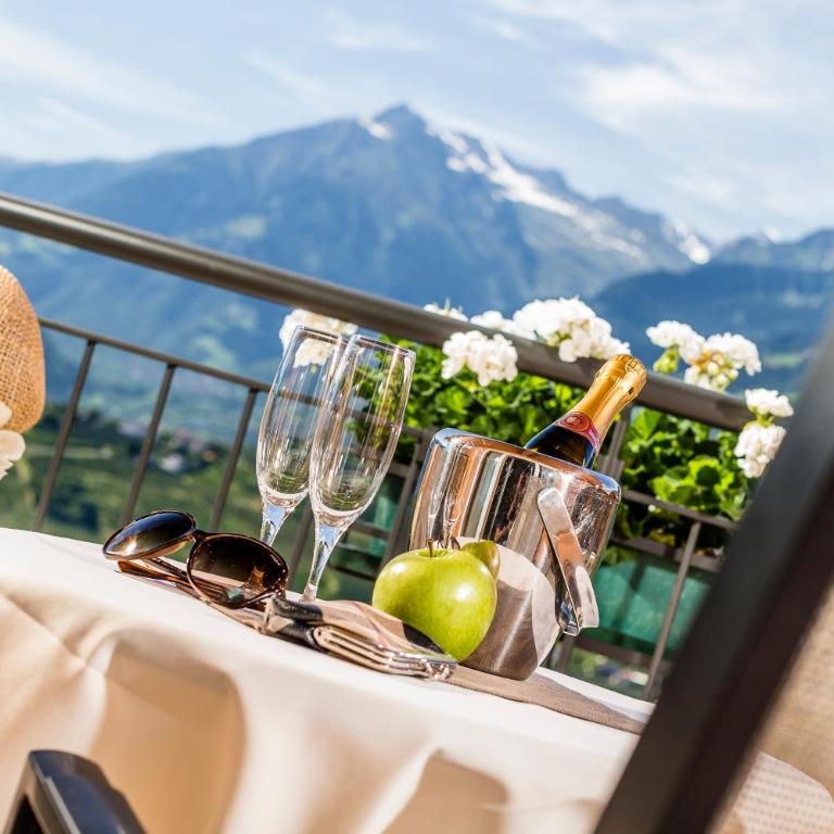 Astor Hotel - Camera Matrimoniale con Balcone e Vista Montagna - 2
