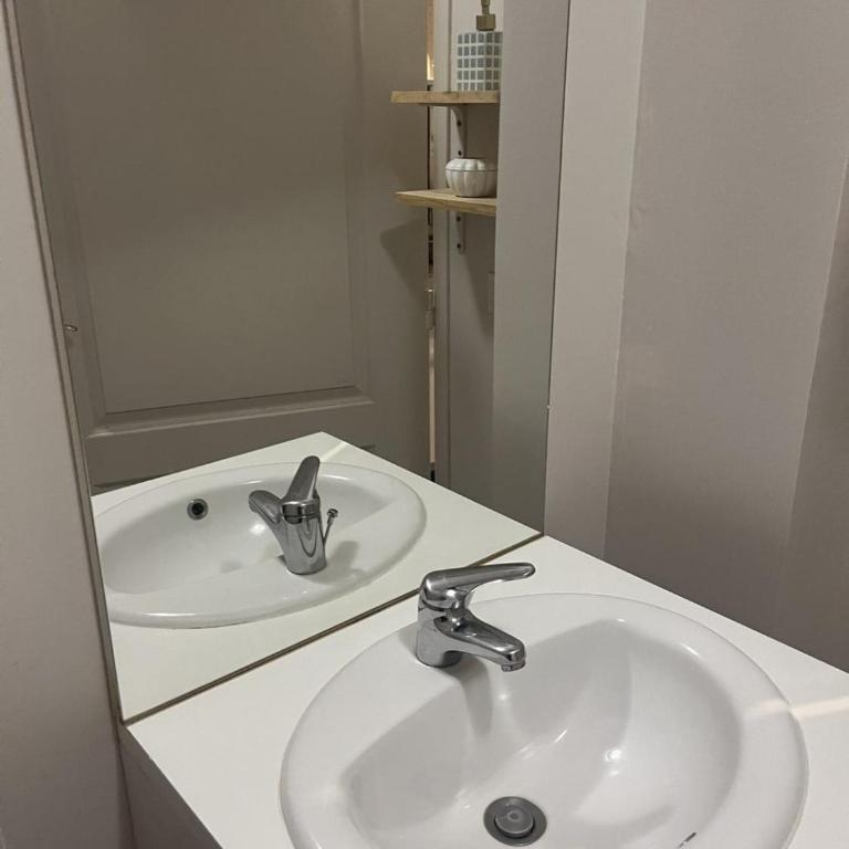 Logement 4 voyageurs face Gare Lille Flandres - Apartment mit 1 Schlafzimmer - 10