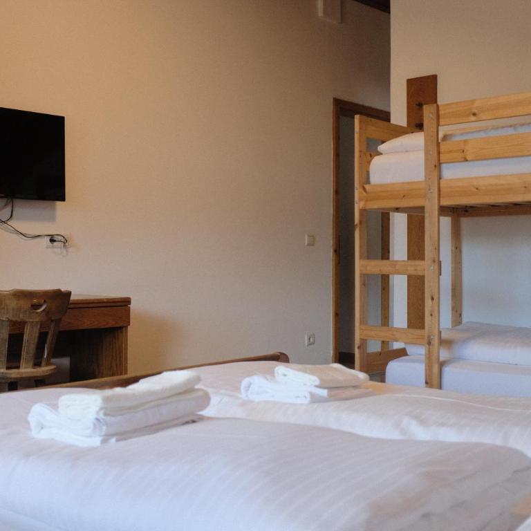 Knappenhof im Sonnendorf Telfes - Quadruple Room with Mountain View - 8
