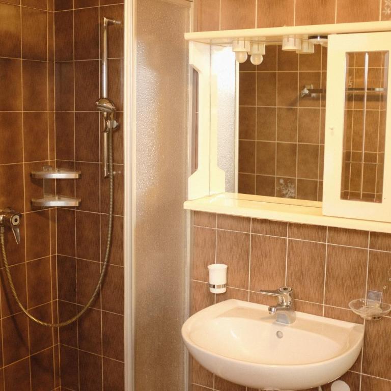 Knappenhof im Sonnendorf Telfes - Economy Quadruple Room - 4