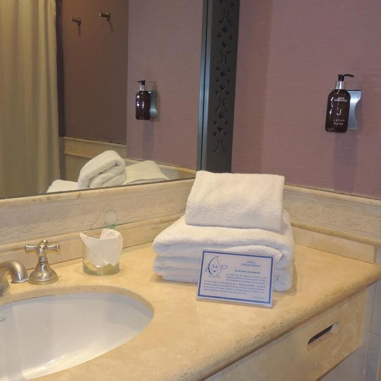 Depto en Howard Johnson Pilar - Apartamento de 2 dormitorios - 7