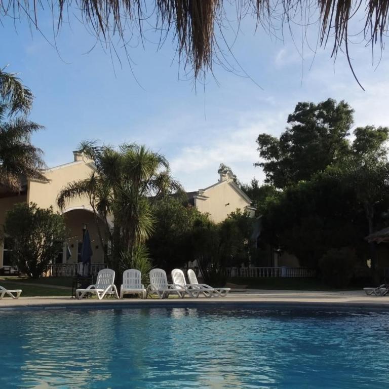 Depto en Howard Johnson Pilar - Apartamento de 2 dormitorios - 42