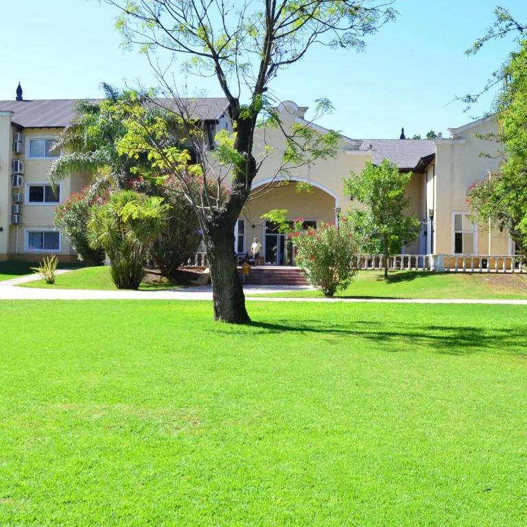 Depto en Howard Johnson Pilar - Apartamento de 2 dormitorios - 49