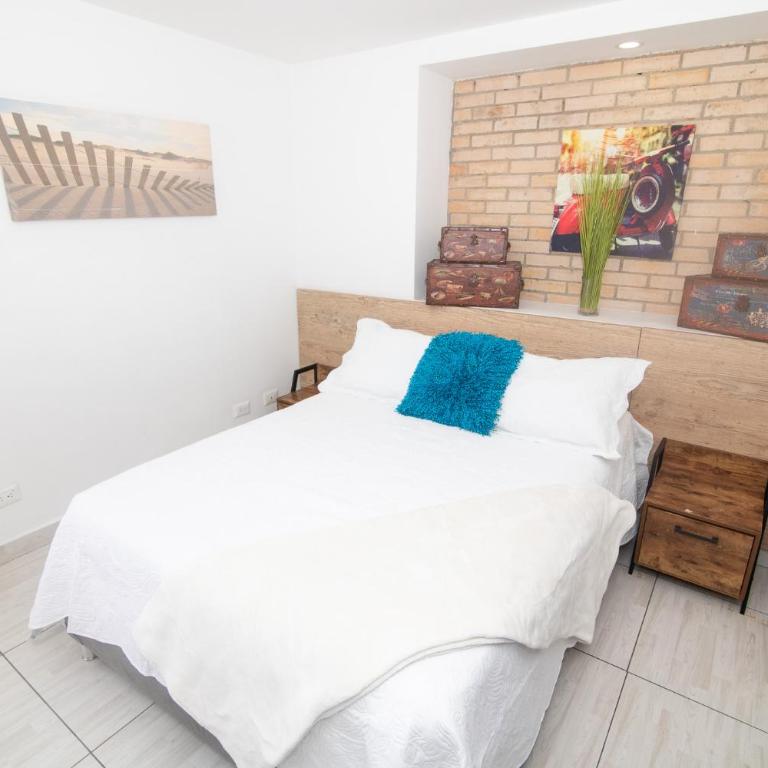 Staynova loft acogedor en El Poblado, Medellín - Estudio - 3