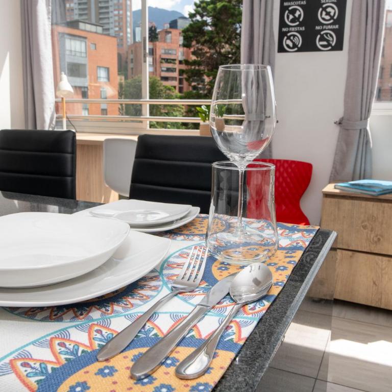 Staynova loft acogedor en El Poblado, Medellín - Estudio - 33