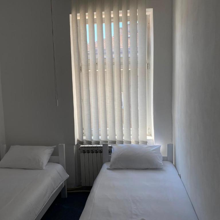 Berise Hostel - Budget Double or Twin Room - 22