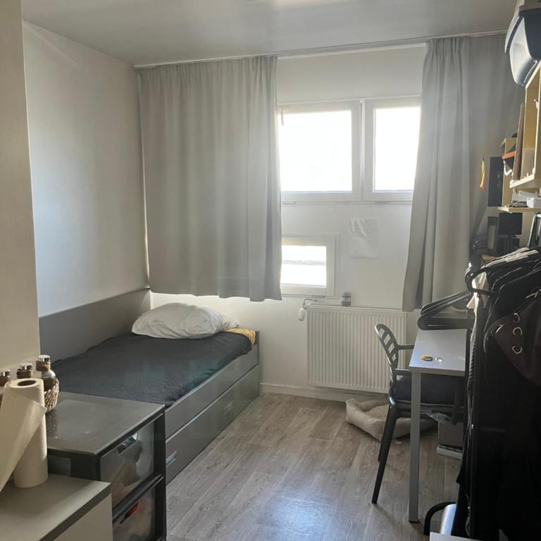 Simple Work Space 19th Arrondissement - Apartamento de 1 dormitorio - 1