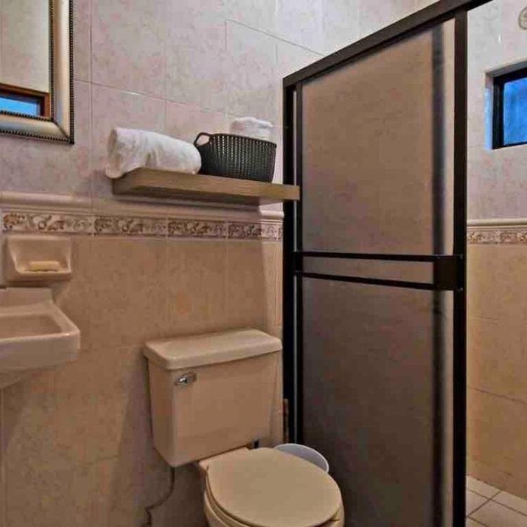 One story house, private pool, walk to beachfront - Casa de 3 dormitorios - 22