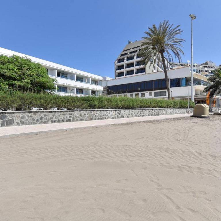Las Nasas 1 Beachfront - Two-Bedroom Apartment - 15