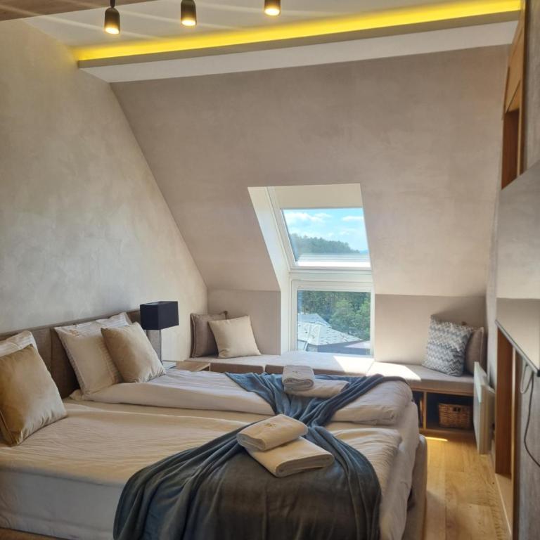 Royal Garden Luxury Spa Apartment with Sauna and Jacuzzi - Appartement 2 Chambres - 35