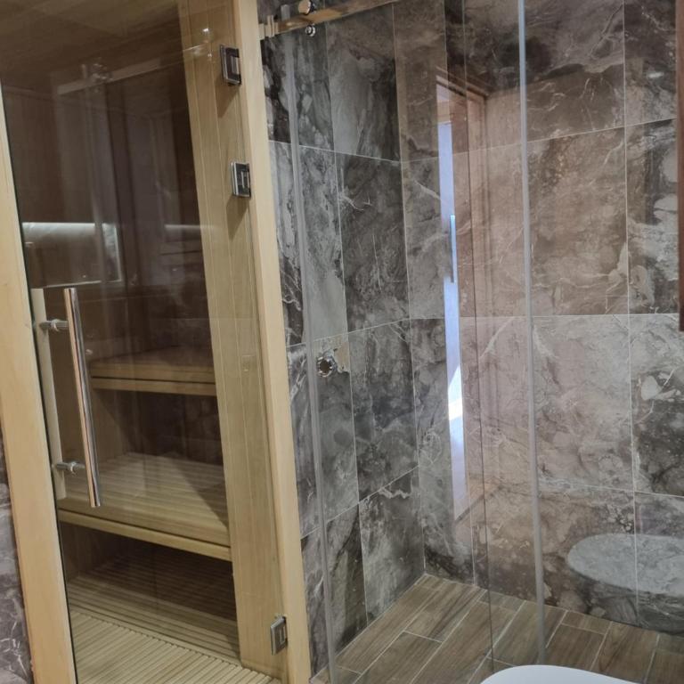 Royal Garden Luxury Spa Apartment with Sauna and Jacuzzi - Appartement 2 Chambres - 41
