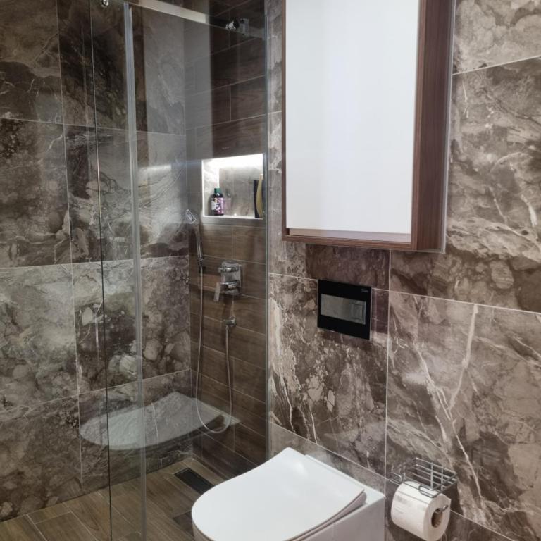 Royal Garden Luxury Spa Apartment with Sauna and Jacuzzi - Appartement 2 Chambres - 47