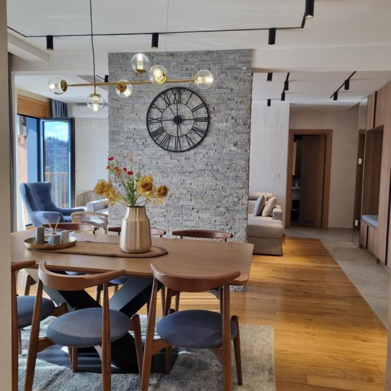 Royal Garden Luxury Spa Apartment with Sauna and Jacuzzi - Appartement 2 Chambres - 50