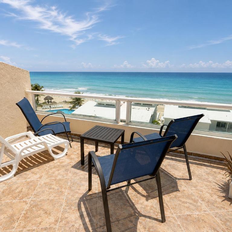 Spectacular Beachfront Penthouse with private Ocean View Terrace Brisas Shores 2 bedrooms - Two-Bedroom Apartment - 39