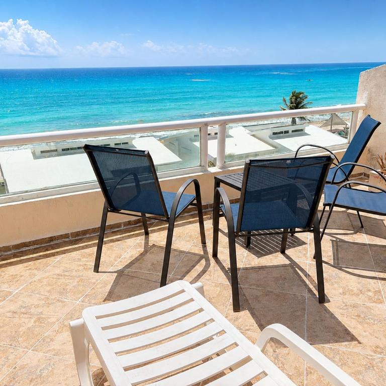 Spectacular Beachfront Penthouse with private Ocean View Terrace Brisas Shores 2 bedrooms - Two-Bedroom Apartment - 41