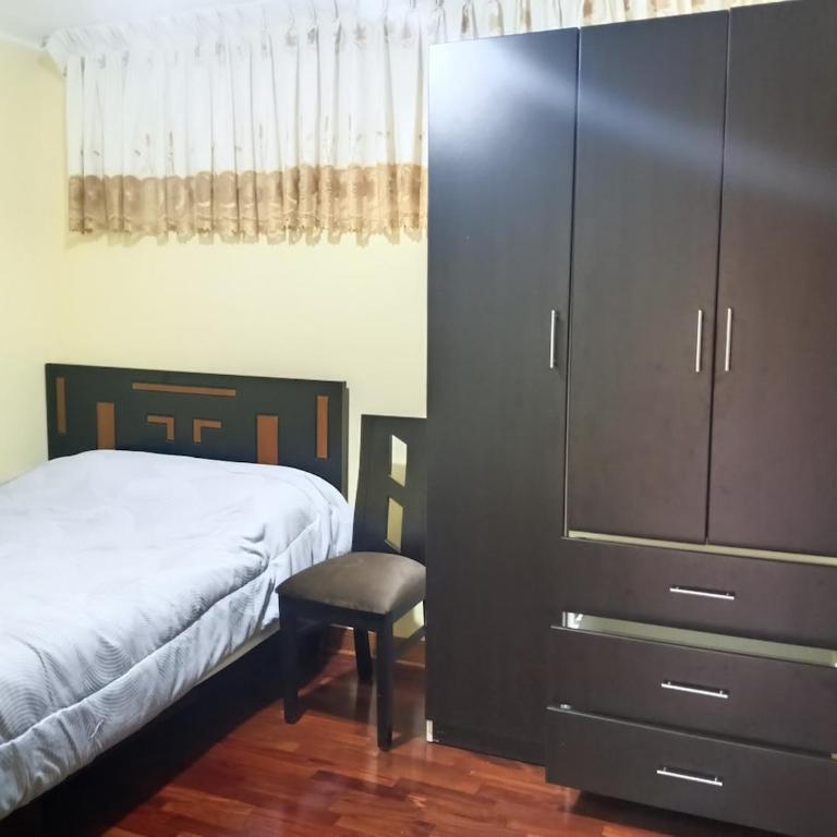 Depa Centro de Lima WiFi cerca Plaza San Martín - Three-Bedroom Apartment - 2