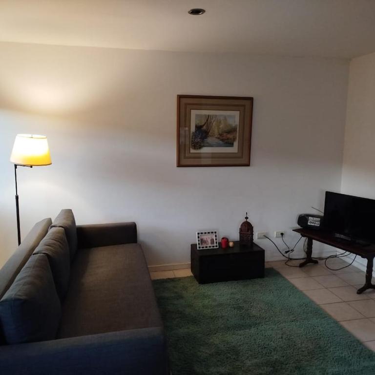 Departamento con Terraza, Parrilla y Fácil Acceso - Apartamento de 1 dormitorio - 11