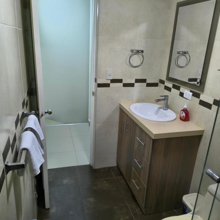Departamento moderno en la mejor zona de Trujillo - One-Bedroom Apartment - 4