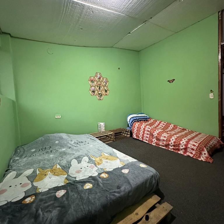 Sacred Valley Boutique Vegan Guesthouse - Family Room - 1
