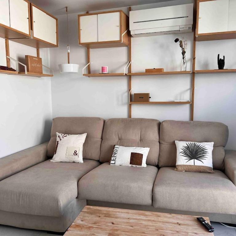 A duplex penthouse with a terrace and a parking space - Apartamento de 2 dormitorios con vistas al complejo - 1