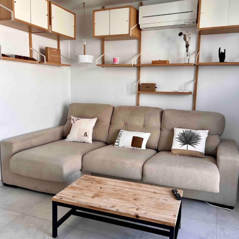 A duplex penthouse with a terrace and a parking space - Apartamento de 2 dormitorios con vistas al complejo - 3